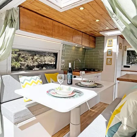 Kamp alanı Tenerife Glamping Camper With Bathroom *